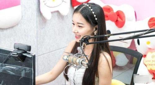 吃哈密瓜雪糕主播视频,夏日清凉美食新体验